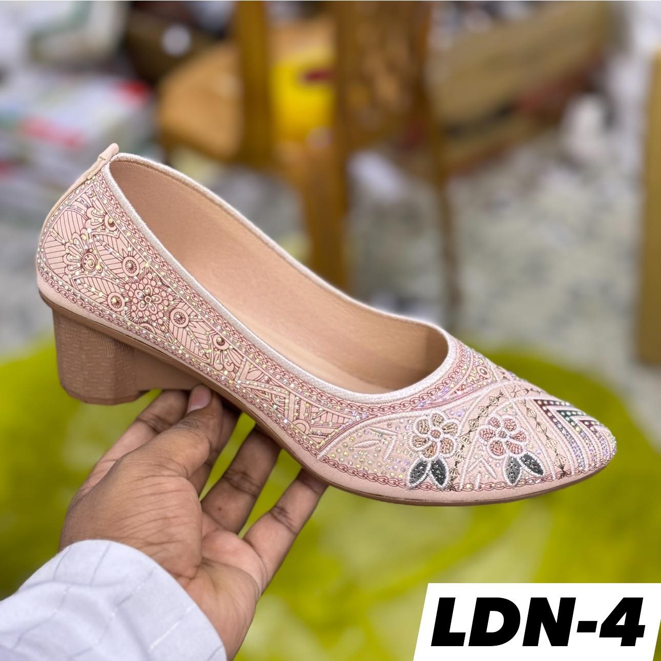 Exclusive ladies shoe (LDN 4)