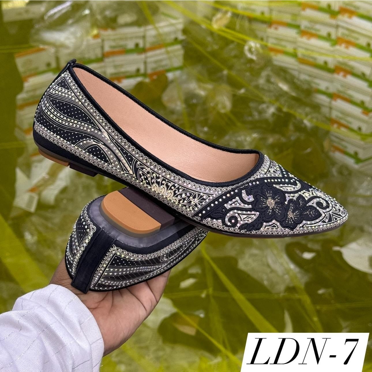 Exclusive ladies shoe (LDN 7)