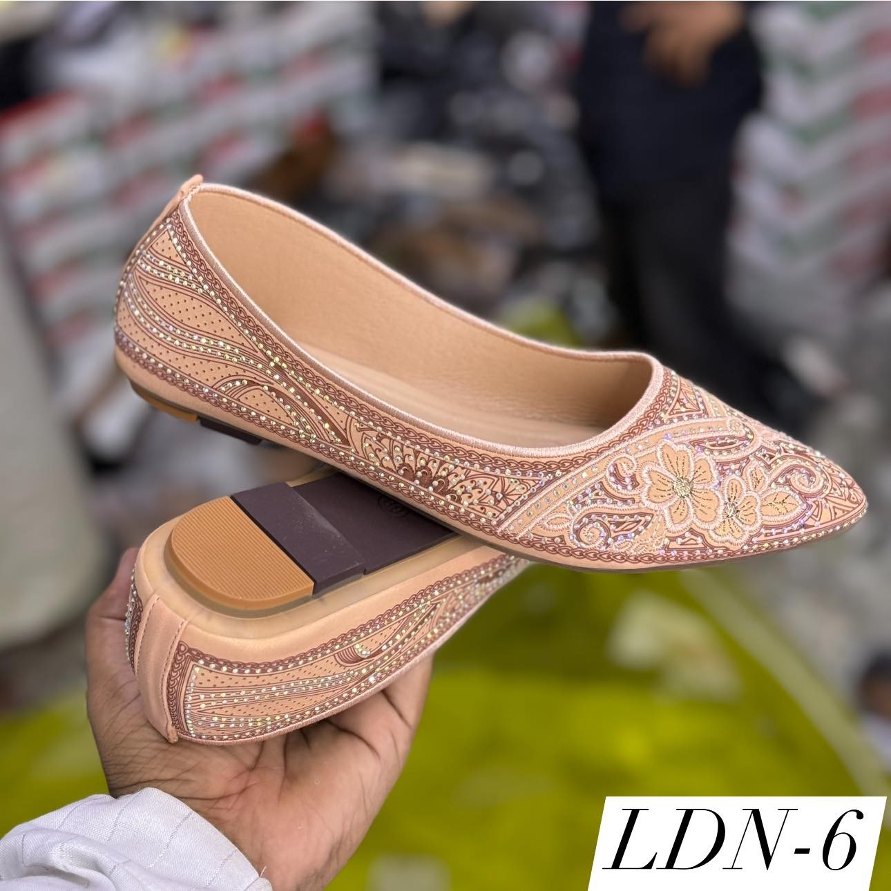 Exclusive ladies shoe (LDN 6)